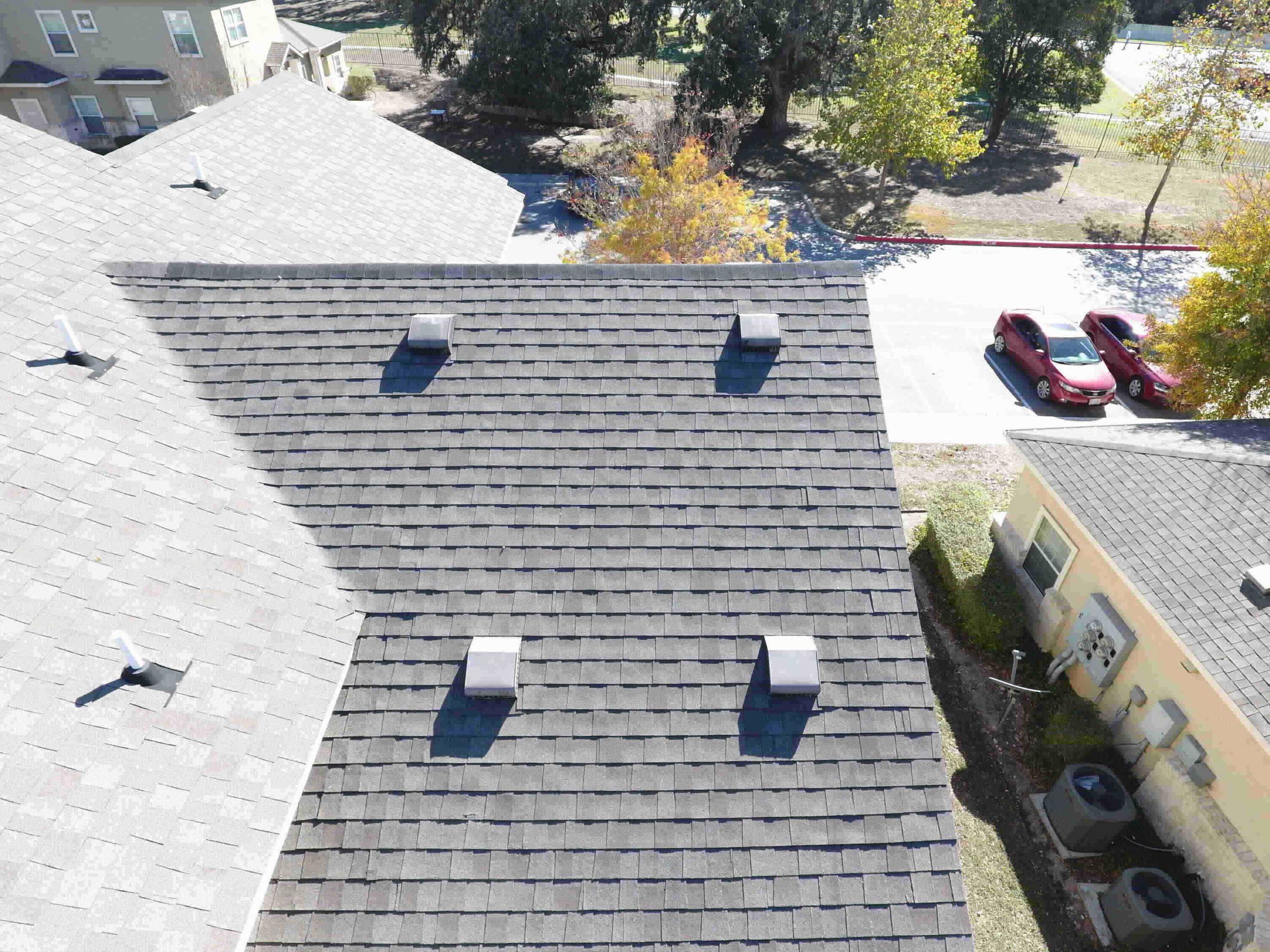 roof with asphalt shingle roofing
